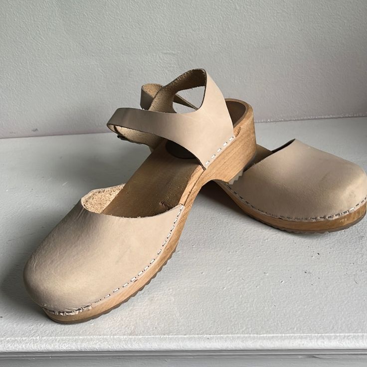 Mia Clogs, Size 40, Practically Brand New. Only Worn A Few Times Natural Sandals With Stacked Heel And Round Toe, Natural Clogs With Rubber Sole And Round Toe, Natural Clogs With Round Toe And Rubber Sole, Beige Round Toe Clogs For Spring, Natural Round Toe Clogs With Rubber Sole, Beige Mules With Wooden Heel And Round Toe, Natural Open Toe Clogs With Rubber Sole, Beige Clogs With Wooden Heel And Round Toe, Beige Clogs With Wooden Heel And Open Back