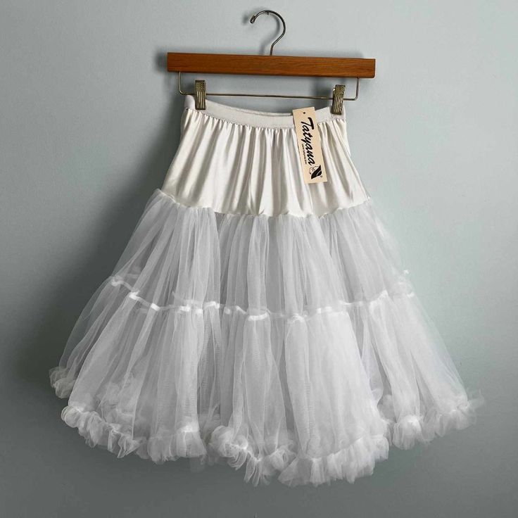 White Crinoline, Never Worn, From The Old Tatyana / Bettie Page Line. Stretches From About 10.5" To 19" Flat / 21" To 38" Around. See Photos For Measurements. Spring Dance Petticoat, Summer Petticoat With Attached Cancan For Dance, Summer Dance Petticoat With Attached Cancan, Summer Stretch Crinoline Petticoat, Stretch White Tulle Petticoat, White Stretch Tulle Petticoat, Wedding Stretch Petticoat With Tiered Skirt, Wedding Stretch Tiered Petticoat, Spring Dance Petticoat With Ruffles