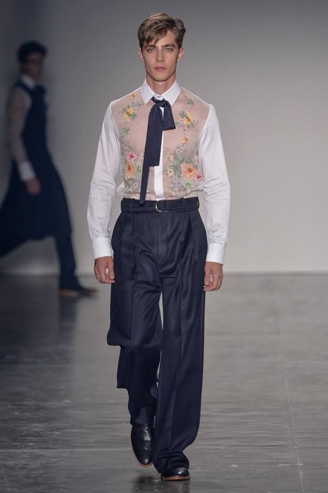 Joao Pimenta Flamboyant Man Aesthetic, Baroque Outfit Men, Camp Style Fashion Men, Men’s Runway, Man In A Dress, Genderless Clothing, Mens High Fashion, Fashion Design Men, Vest Outfits Men