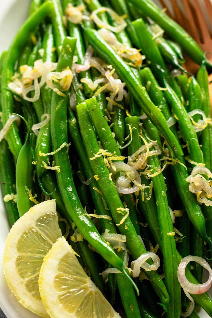 buttery garlic green beans. Lemon Parmesan Green Beans, Weight Watcher Green Beans, Garlic Lemon Green Beans, Fresh Italian Green Beans Recipe, Lemon Butter Green Beans, Viral Green Beans, Lemony Green Beans, Green Beans Balsamic Vinegar, Savory Green Beans Recipe