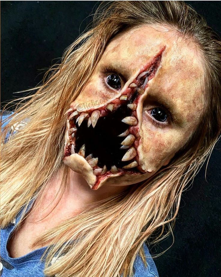 Halloween Costumes Makeup Scary, Monster Sfx Makeup, Creepy Mouth Makeup, Zombie Halloween Makeup Scary, Sfx Zombie Makeup, Horror Mask Ideas, Zombie Sfx Makeup, Creepy Halloween Makeup Ideas Scary, Scary Sfx Makeup