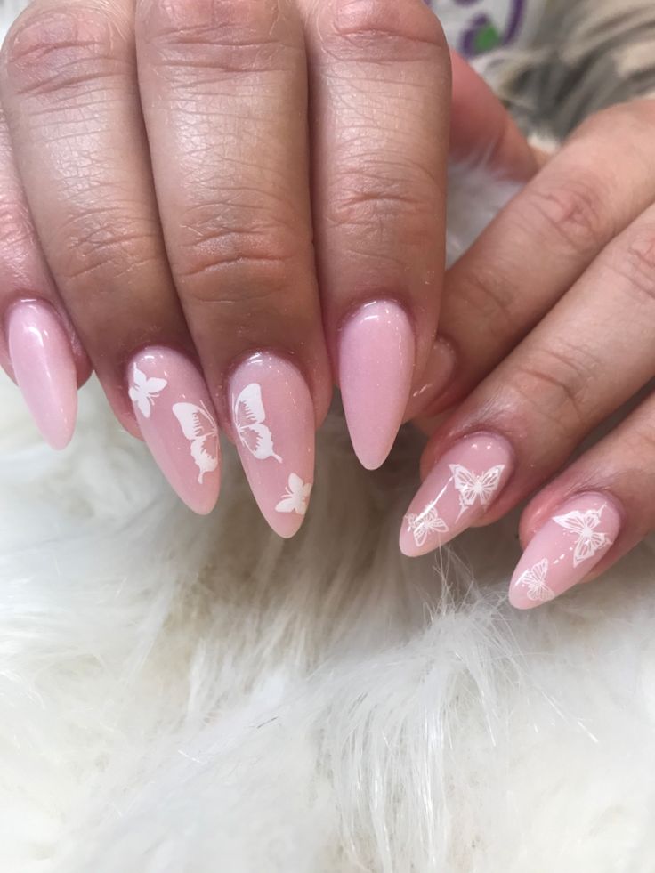 Pretty Nails With Butterflies, Nails Acrylic Butterflies, Nail Design Butterflies, Butterfly Design Nails Acrylics, Butterfly Design For Nails, Gel Nail Designs Butterfly, Pink Nails Pastel, Nail Inspo Butterflies, Buterfluffy Nails Ideas