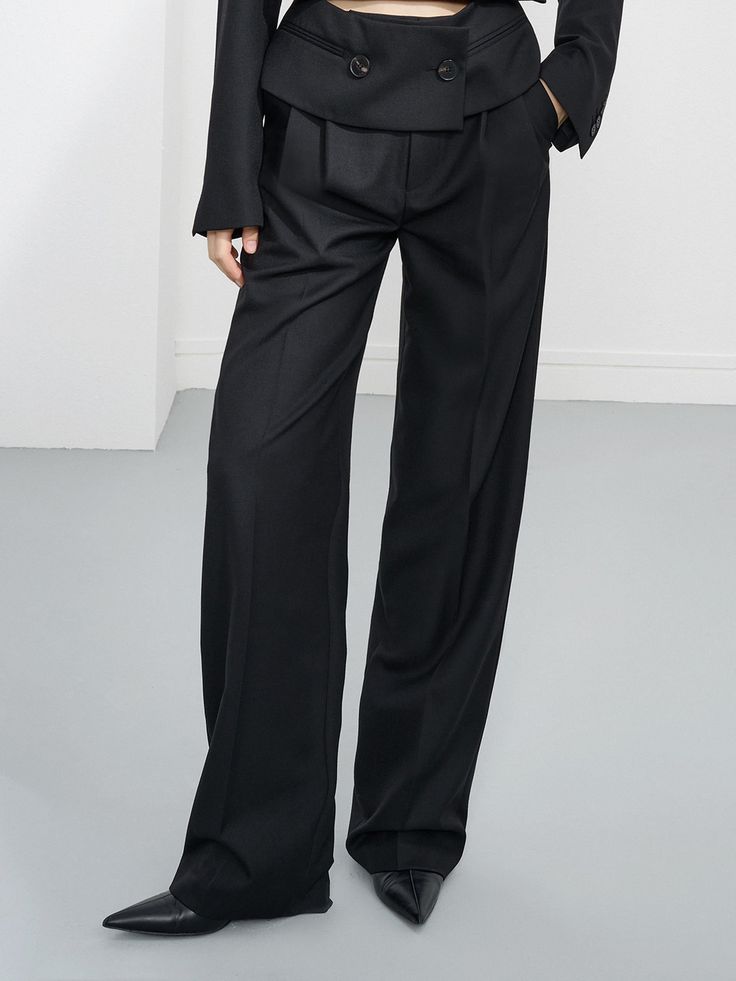 Tailored Straight Wide-leg Suit Pants in Black Straight Suit, Suit Pants, Fashion Mode, Mode Fashion, Parisian Style, London Fashion Week, Milan Fashion Week, New York Fashion Week, Paris Fashion Week