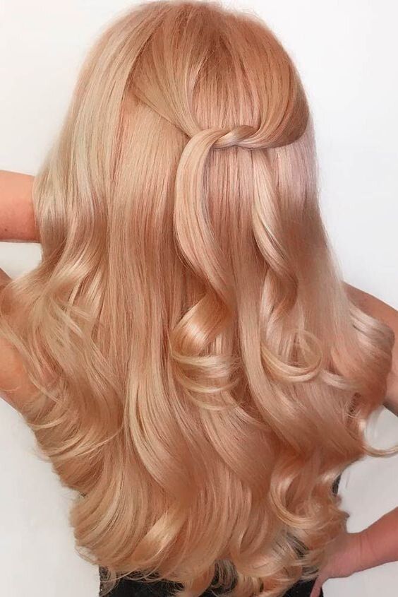 Peachy Rose Gold Blond Rose, Rose Gold Hair Color, Gold Hair Color, Hair Goal, Gold Hair Colors, Strawberry Blonde Hair Color, Hair Color Rose Gold, Strawberry Blonde Hair, Treat Yoself