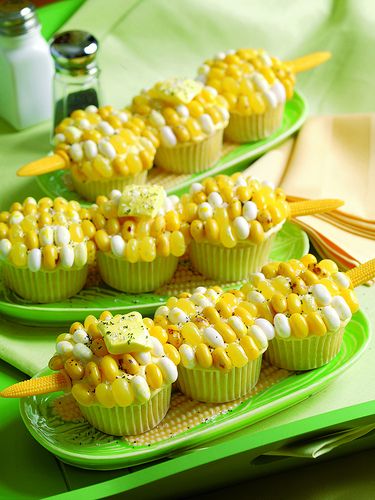 corn on the cob cupcakes with white frosting