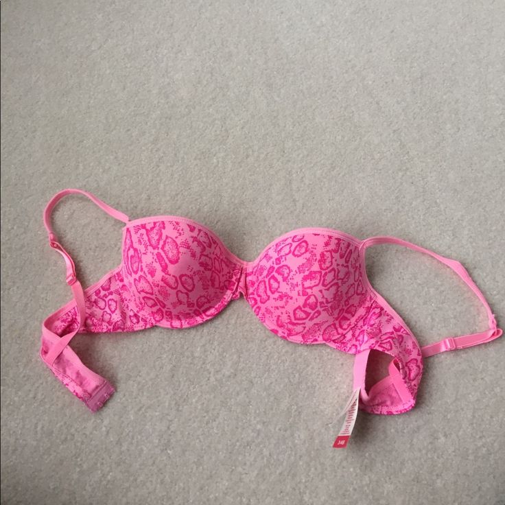 Soft And Comfortable Bra In Size 34b, Never Worn In Great Condition! Pink Cheetah Animal Print Comfortable Bra, Pink Cheetah Print, Cheetah Animal, Pink Cheetah, Comfortable Bras, No Boundaries, Cheetah Print, Boundaries, Women's Intimates