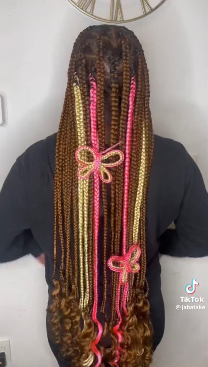 Brown pink blonde 3d butterfly braids pretty black girl Knotless Box Braids With Butterfly, 3d Braids Black Hairstyles, Knotless Braids With Butterfly Design, Butterfly On Braids, Box Braids With Butterflies, Brown Pink And Blonde Braids, Butterflies Braids, Braids With Butterflies, Knotless Braids With Butterfly