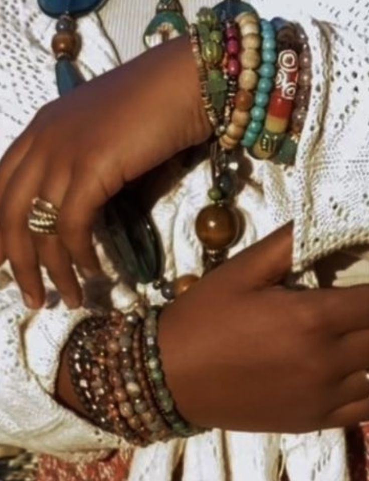 Black Women Jewelry Aesthetic, Earthy Bracelets Aesthetic, African Jewelry Aesthetic, Earthy Jewelry Aesthetic, Black Woman Jewellery Aesthetic, Black Woman Crystals Aesthetic, Maximalist Jewelry Black Women, Black Earthy Girl Aesthetic Jewelry, Spiritual Fashion