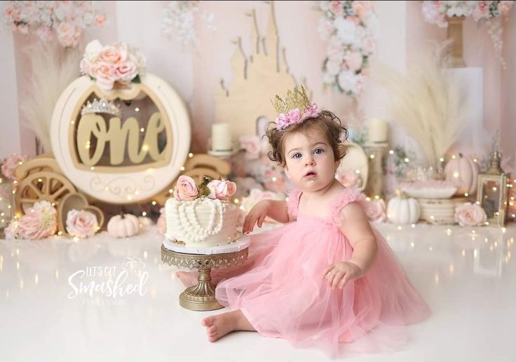 Once Upon A Time Smash Cake, Princess 1st Birthday Photo Shoot, Cake Photoshoot, First Birthday Photography, 1st Birthday Photo, Birthday Photo Shoot, Baby Cake Smash, Smash Cake Girl, Disney Birthday Party