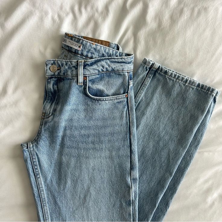 Never Worn Size 4 - Low Waist - Light Wash Trendy Jeans 2024, Low Waist Jeans, American Jeans, Trendy Jeans, Zara Jeans, Future Outfit, Colored Jeans, Fitness Inspo, Aesthetic Clothes