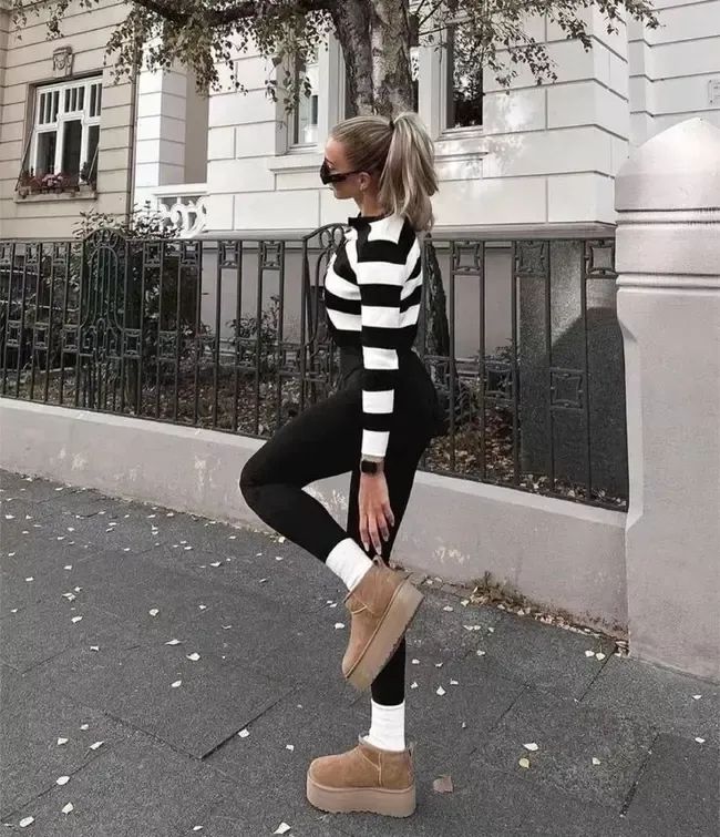 Amsterdam Outfit, Leggings Outfit Ideas, Uggs Outfits, Outfit With Uggs, Modele Fitness, Look Legging, Cute Thanksgiving Outfits, Black Leggings Outfit, Leggings Outfits