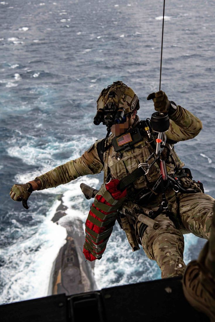 Navy Special Forces, Special Forces Gear, Best Army, Army Usa, Army Images, Us Special Forces, Military Wallpaper, Special Operations Forces, Military Special Forces