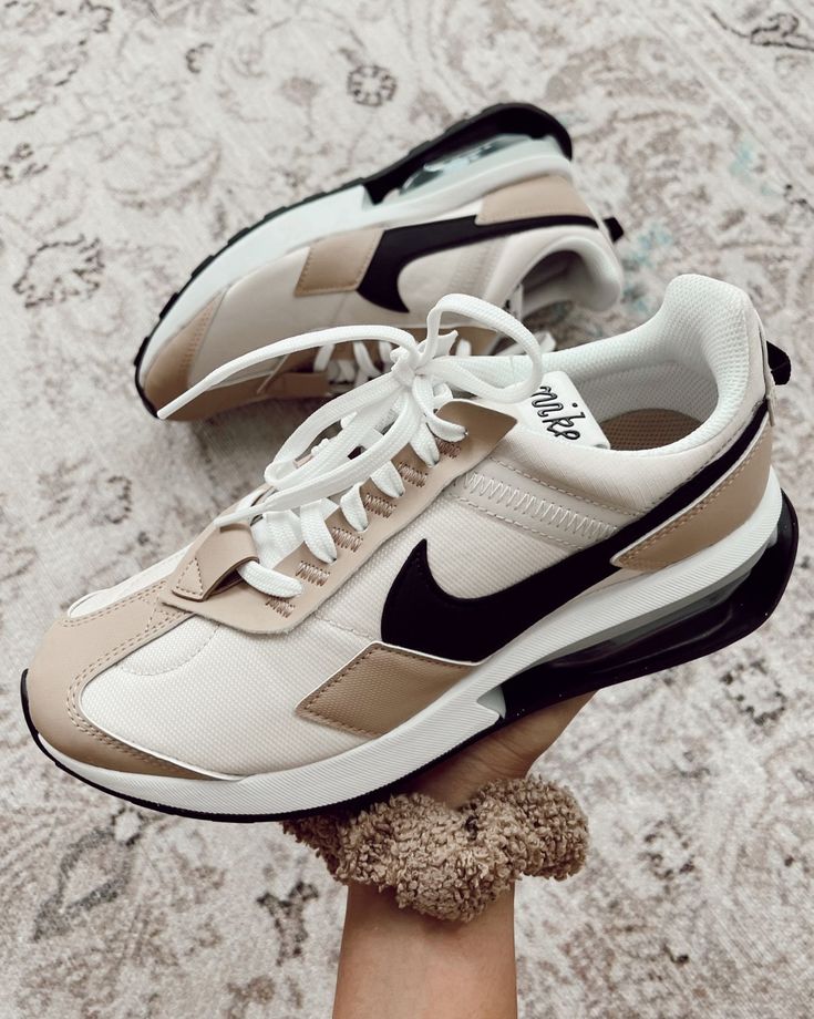 Nike Air Max Excee Rose, Women Tennis Shoes Fashion Outfit, Nike Daybreak Women, Women Footwear Trends 2023, Nike Air Max Pre-day, Nike Women Shoes Outfit, Women’s Nike Sneakers, Cute Trendy Shoes Casual, Womens Nike Shoes Outfit