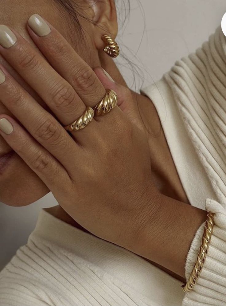 Get these Lupethelabel gold plated Rings Today, visit the website for a surprise offer! Looking for september nail ideas that can match your favorite jewelry? What about doing some fall nails designs from 2021 that actually goes well with these lupethelabel rings? You will want to wear them all the timw! Also they are perfect match and combination for all the homecoming dresses ideas you're viewing! #goldring Non Tarnish Rings, Fall Accessories Jewelry, Rings Combination, Chunky Gold Rings, Ring Combinations, Jewelry Combinations, Gold Jewelry Rings, Autumn Jewelry, Inexpensive Jewelry