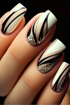 Firework Nail Art, Elegant Touch Nails, Nail Paint Shades, Quick Nail Art, Couture Nails, Silver Nail Art, Elegant Nail Designs, Fancy Nails Designs, Luxury Nails