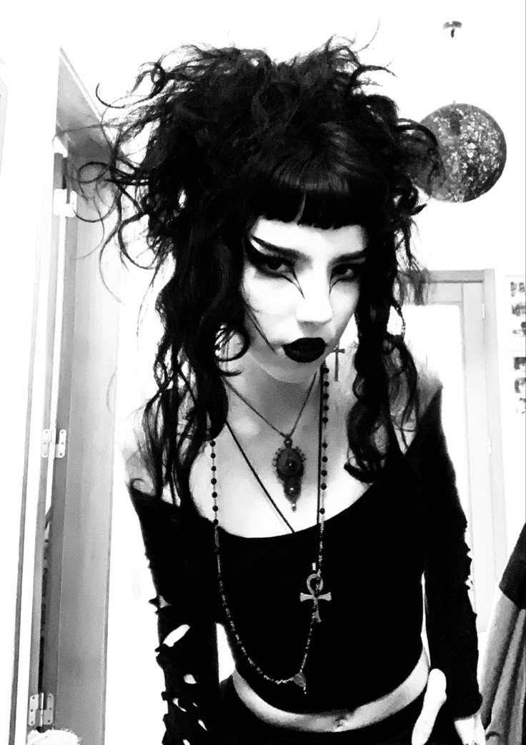 Goth Outfits Trad, Trad Goth Hairstyles, Cute Goth Hairstyles, Gothic Updo, Long Goth Hair, Trad Goth Hair, Hairstyles Goth, Goth Hairstyle, Goth People