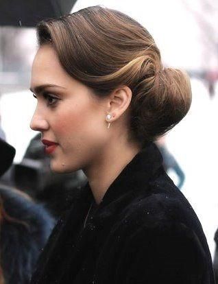 Retro Wedding Hair, Updo Hairstyles, Chic Hairstyles, Wedding Hairstyles Updo, Wedding Updo, Trending Hairstyles, Retro Hairstyles, Hairstyles Ideas, Wedding Hair And Makeup