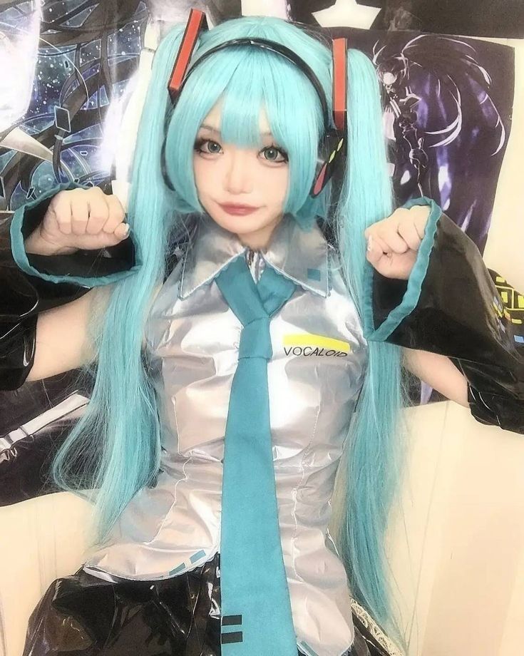 Miku Cosplay Makeup, Hatsune Miku Makeup, Miku Makeup, Human Cloning, Hatsune Miku Cosplay, Baby Halloween Outfits, Vocaloid Cosplay, Anime Cosplay Makeup, Girls Halloween Outfits