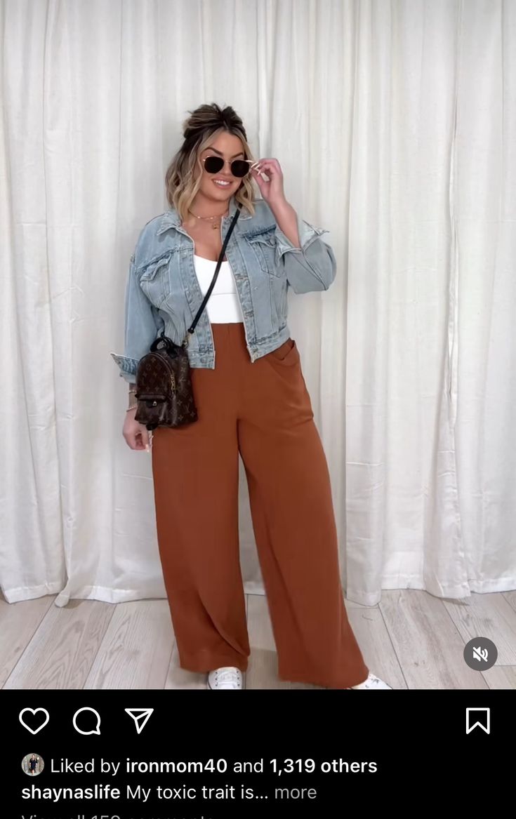 90kg Woman Outfit, Plus Size Flowy Pants Outfits, Plus Size Airport Outfit Casual, Plus Size Fashion Spring Ideas, Casual Fall Plus Size Outfits, 200lbs Women Outfit, Midsize Outfit Inspirations, Curvy Mom Outfits Fall, Plus Size 2024 Outfits