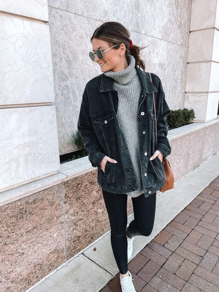 Black Denim Jacket Outfit Winter, Jeans Gris, Legging Outfits, Outfit Winter, Black Denim Jacket, Outfit Inspo Fall, Denim Jackets, Fall Fashion Outfits, Winter 2024