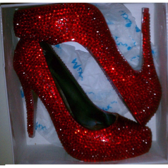 Ruby red slippers @Brittany Travis Red Sparkly Shoes, Dorothy Shoes, Sparkle High Heels, Sparkly Wedding Shoes, Ruby Red Slippers, Blue Wedding Shoes, Sparkly Shoes, Sparkle Shoes, Crystal Heels