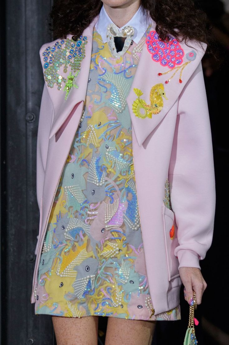 Menswear Design, Fashion Week Dresses, Detail Couture, Manish Arora, Mode Chanel, Couture Runway, Fashion Week Runway, Mode Inspo, Mode Inspiration