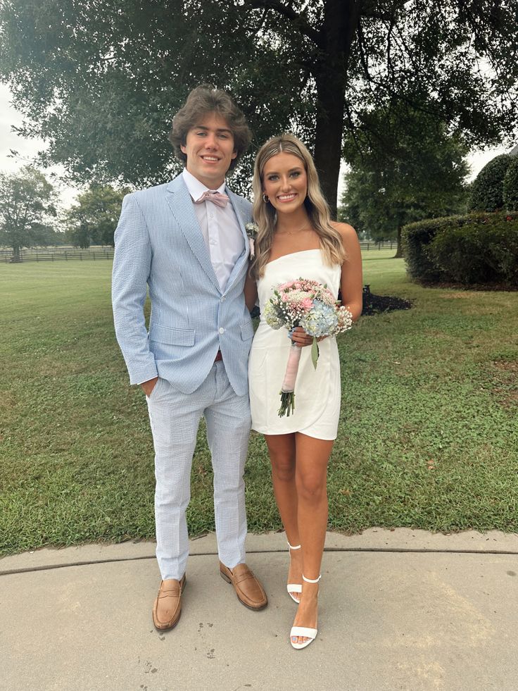 Hoco Couple Outfits White Dress, White Homecoming Dress Couple, White Prom Dress Couple Pictures, White Fancy Dresses, Light Blue And White Prom Couple, White Hoco Dress Couple Pictures, White Hoco Dress Couple, Homecoming Blue Couple, Light Blue Homecoming Couple