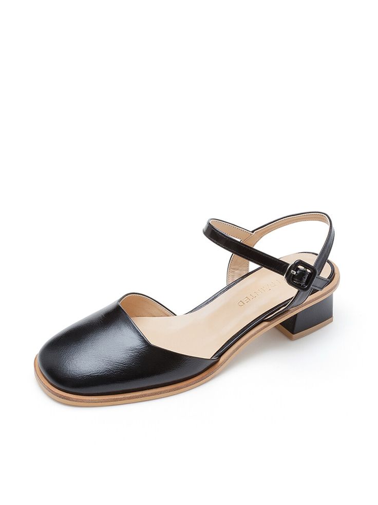 Editor's NotesOI PAINTED's shoes are timeless and classic.- Light-weighted- Eye-catching closed toe detail- Round toe design- Feminine and minimal styleMeasurements(in.)- Size: KR 225MM (US 5.5) ~ KR 250MM (US 8)- Heel Height: 1.57in.*Fits true to size.Composition & Care- Cow leather- Lining: Synthetic Leather- Outsole: Rubber- Avoid direct heat and moisture- Professional cleaning is recommendedDesigner- by OI PAINTED Classic Pointed Toe Leather Shoes For Summer, Spring Block Heels With Leather Sole And Low Heel, Spring Block Heels With Leather Sole And Closed Toe, Classic Court Shoes With Ankle Strap And Branded Heel, Classic Closed Toe Mary Janes With Sculpted Heel, Classic Closed Toe Mary Janes With Heel Strap, Classic Ankle Strap Heels With Leather Sole, Classic Closed Toe Mary Janes For Evening, Classic Court Shoes With Heel Strap And Almond Toe