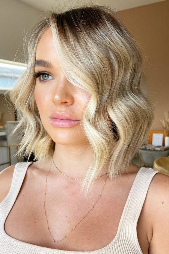 Bronde Bob, Short Bridal Hair, Short Hair Waves, Wavy Wedding Hair, Guest Hair, How To Curl Short Hair, Bridesmaids Hair, Lob Hairstyle, Veil Hairstyles