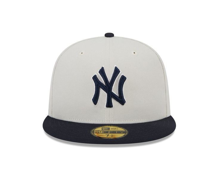 The day gets better when you rep your favorite team. Get your head in the game whenever you sport this New Era New York Yankees 59Fifty Fitted Hat, from the World Class collection. Its sharp graphics and bold color design, ensures your die-hard team pride is unquestionable. Logo detailing at the front and a grey undervisor. Product Details: Moisture absorbing interior sweatband Brand flag logo at left side 6-Panel Structured Silhouette High Profile Crown Flat Visor White Throwback Baseball Cap For Sports Events, White Fitted Hat For Baseball Season Fan Gear, Sporty White Baseball Cap Fan Merchandise, Sporty Flat Brim Fitted Hat For Fans, White Fitted Hat For Baseball Game Day, White Fitted Hat For Baseball Season Game Day, Classic White Fitted Sports Hat, White Baseball Cap For Sports, Sporty Baseball Cap With Team Logo