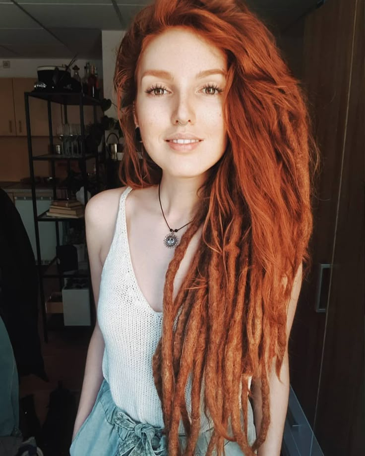 Post fro Red Hair Dreadlocks, Copper Dreads, Half Dreaded Hair, Red Dreadlocks, Red Dreads, Hippie Dreads, Dreadlocks Girl, Dreadlocks Extensions, Crochet Dreads