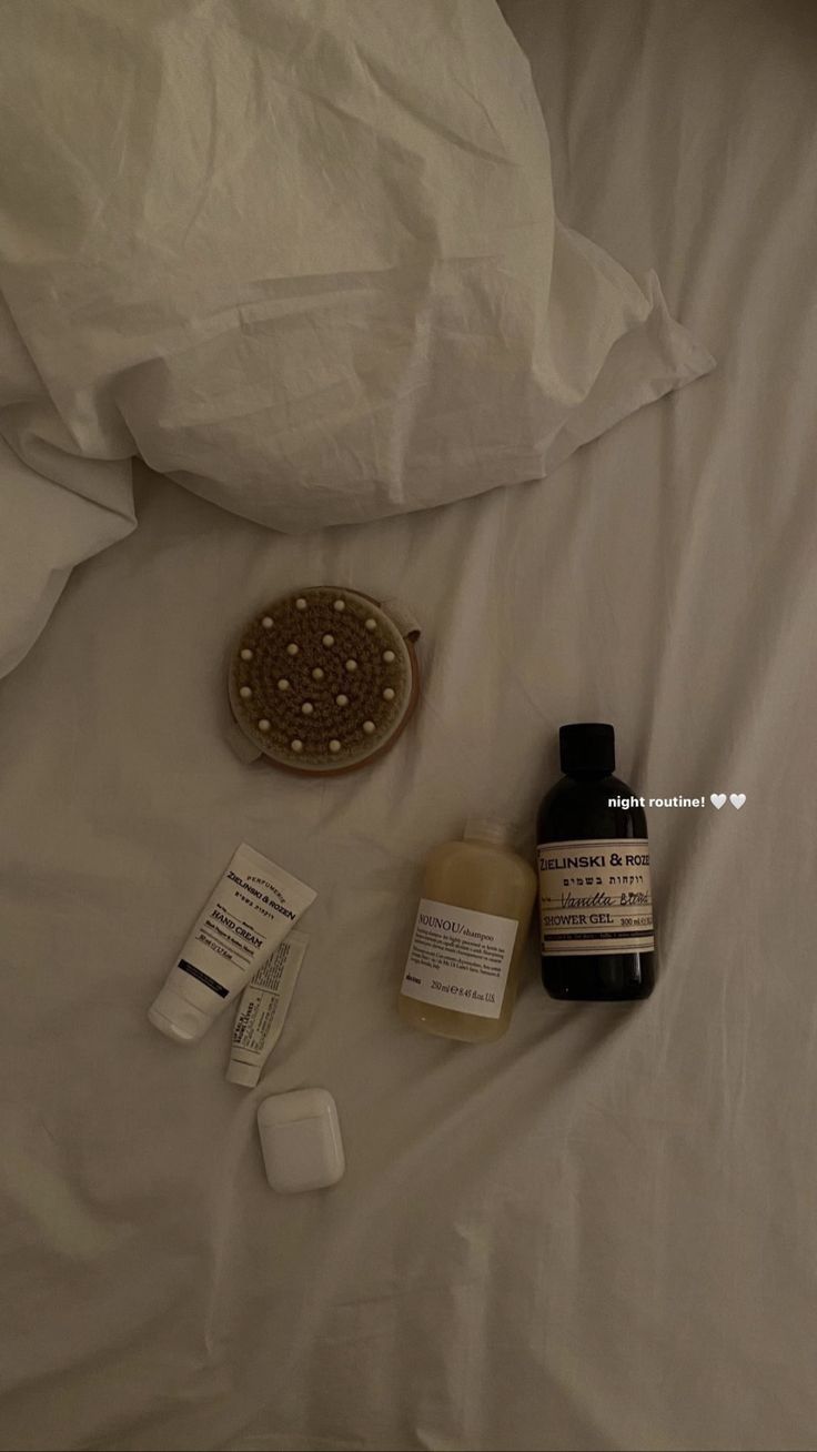 Night Care Routine, Minimalist Skincare, Lipstick Blush, Easy Coffee Recipes, Night Care, Makeup Product, Evening Routine, Instagram Time, Instagram Ideas Photography