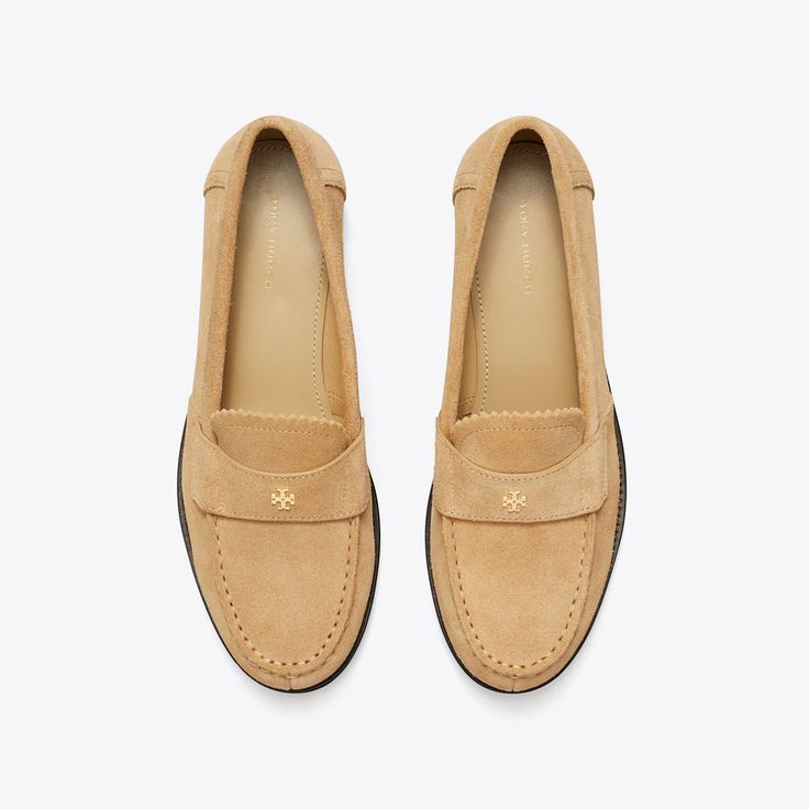 A timeless silhouette is updated with scalloped edges and a delicate Double T. Understated and elegant, our classic loafer is crafted in soft suede. Tory Burch Loafers, Designer Flats, Scalloped Edges, New Fragrances, Footwear Design Women, Wallet Accessories, Handbag Shoes, New Handbags, Soft Suede