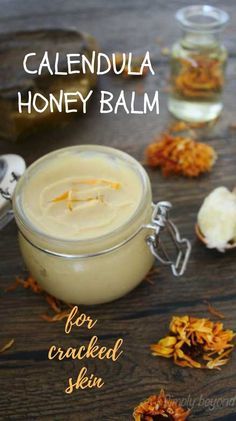 Honey Salve, Calendula Infused Oil, Honey Balm, Healing Salve Recipe, Homemade Salve, Calendula Salve, Homemade Skincare, Skincare Recipes, Herbal Health