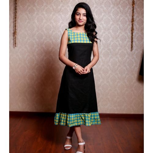 Black Green Checks Ruffles Dress Aline Frock, Cotton Dress Pattern, Kalamkari Dresses, Ikkat Dresses, Cotton Kurtis, Ruffles Dress, Casual Frocks, Simple Frocks, Frock Fashion