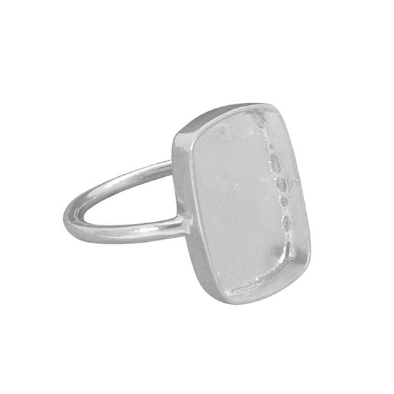 925 solid silver ring collet close bezel cup for ring making 6 x 4 mm to 25 x 20 mm rectangle rose cut stone metal casting for ring settingRing Details :- Stone Size :- 6 x 4 mm to 25 x 20 mm Rectangle rose cut or cabMetal Used :- 925 Sterling SilverProcessing Time :- This is handmade item and we need 3-5 days to ship your order . Delivery Time :- Once Item is shipped parcel will delivered to you in 2-4 weeks . Pomellato Ring, Rough Stone Ring, Silver Cushions, November Birthstone Ring, Friend Rings, Ring Making, Bezel Ring, How To Make Rings, Ring Setting