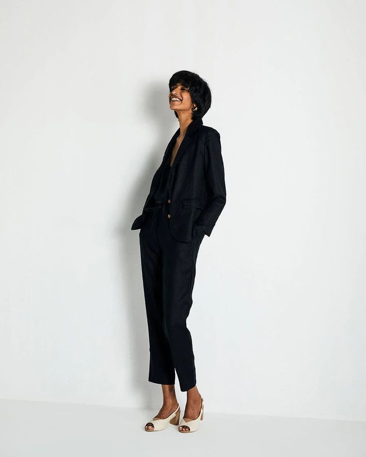 Classic yet carefree, this blazer set has a flattering look. Perfect for a business meeting or casual lunch! Includes: Endless Sunday Top in Black , She's Everything Blazer in Black and Goes With Everything Pants in Black Sunday Top, Sustainable Clothing Brands, Blazer Jackets For Women, Hemp Fabric, Blazer Set, Conscious Fashion, Business Meeting, Built In Wardrobe, Casual Blazer