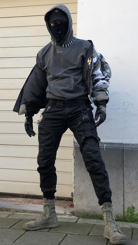 Gopnik Fashion, Tech Wear Outfit Men, Warcore Outfits Men, Techwear Men, Mode Poses, Techwear Cyberpunk, Techno Outfit, Techwear Streetwear, Tech Wear