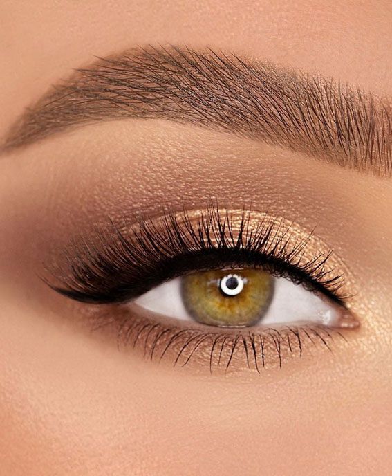 Make Up Looks Gold, Makeup Looks Gold Eyes, Natural Gold Eyeshadow Looks, Golden Eye Makeup Wedding, Gold Makeup Looks For Wedding, Gold Eye Shadow Makeup, Evening Make Up For Green Eyes, Gold Makeup For Green Eyes, Golden Look Make Up