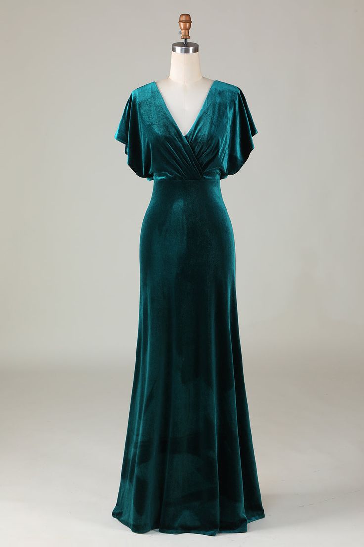 Fabric : Velvet. The fabric is comfortable for skin.   Package Contents : : 1x Women Dress.   Occasion : Whether you are dressing it for a wedding party, prom, evening party or any other occasions, this sophisticated dress will be your lovely partner. Long Green Bridesmaid Dresses, Long Wedding Guest Dress, Peacock Bridesmaid Dresses, Sleeved Velvet Dress, Lovely Partner, Green Bridesmaid, Dress Occasion, Dress With Ruffles, Green Bridesmaid Dresses