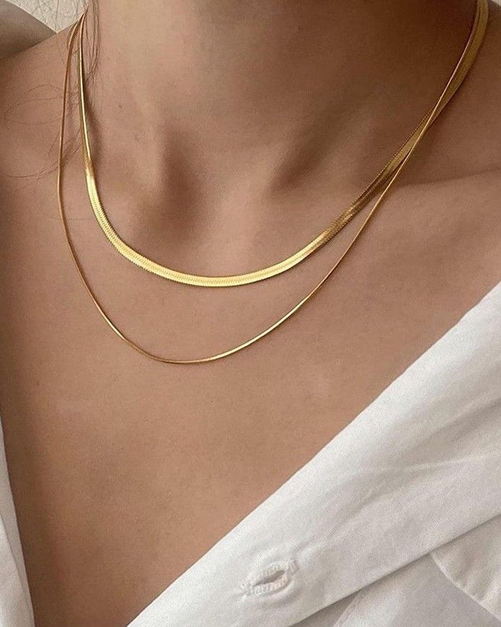 😍 2Pcs/Set Minimalist Chain Necklace 😍 by glamhound starting at $2.87 Material: Stainless Steel Color: Yellow Gold Gender: Women 👉 Find the link in our bio Jewelry Necklace Simple, Minimalist Chain, Layered Chain Necklace, Herringbone Necklace, Snake Chain Necklace, Necklace Sets, Gold Choker Necklace, Women Necklace, Gold Choker