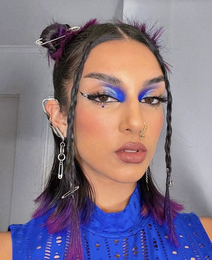 @rowisingh Electric Blue Eyeliner, Electric Blue Eye Makeup, Blue Graphic Liner Makeup, Rowi Singh Makeup, Blue Graphic Makeup, Blue Liner Makeup Look, Electric Blue Makeup, Blue Mascara Looks, Rave Hairstyles Short