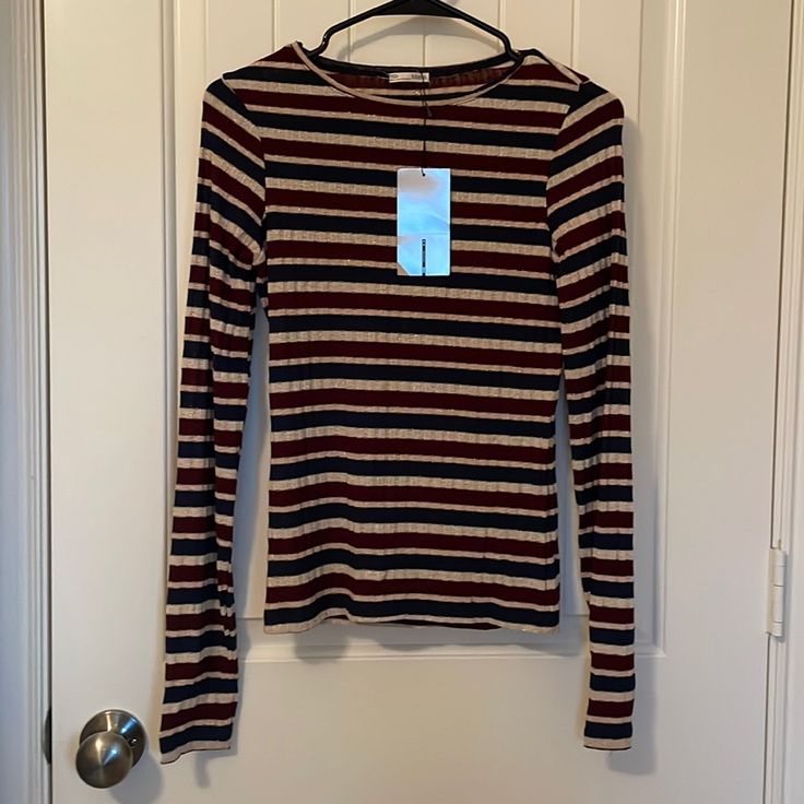 Zara Striped Long Sleeve Top Beautiful Gold Detail Between Stripes (Not Showing Up In Picture) Never Worn Size: S Zara Striped Long Sleeve Top, Stretchy Crop Tops, Bell Sleeve Shirt, Oversized T Shirt Dress, Long Sleeve Striped Top, Long Sleeve Tops Casual, Boho Shirts, Plaid Blouse, Long Crop Top