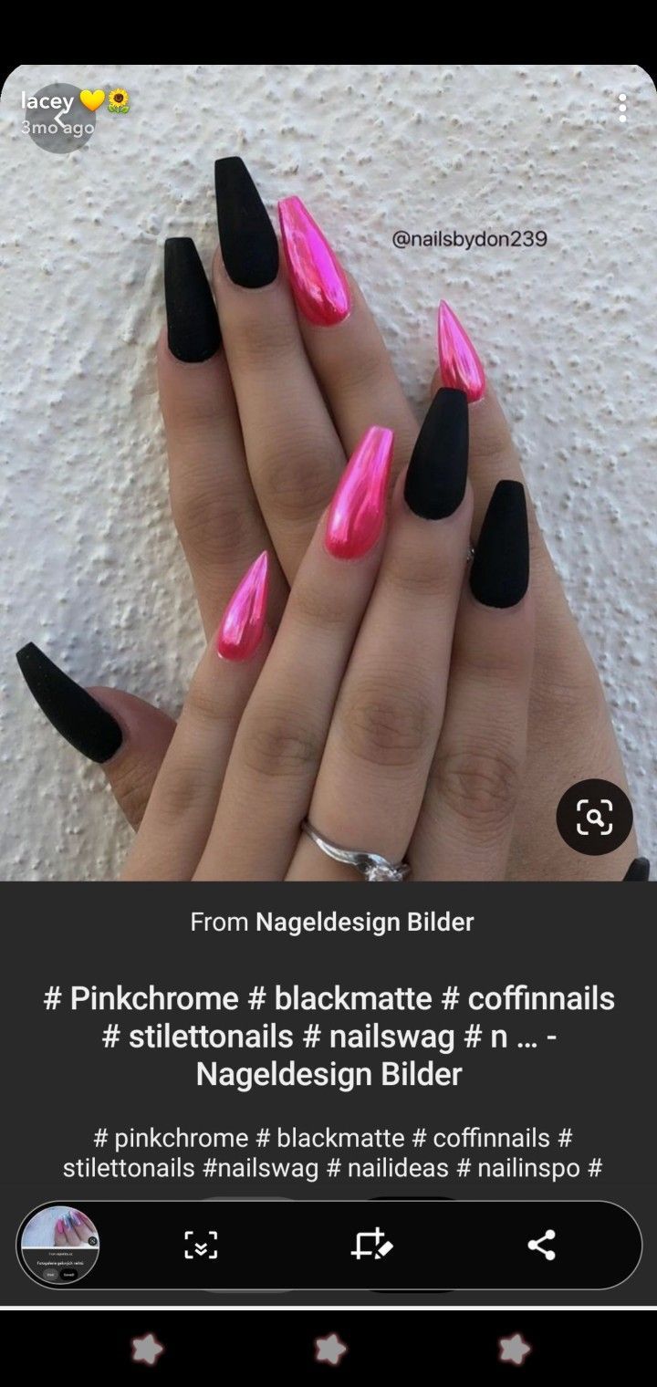 Matte black and chrome hot pink nails xoxo Black And Pink Nails, Nails Xoxo, Pink Black Nails, Black Chrome Nails, Black Ombre Nails, Concert Nails, Pink Chrome Nails, Punk Nails, Pink Ombre Nails