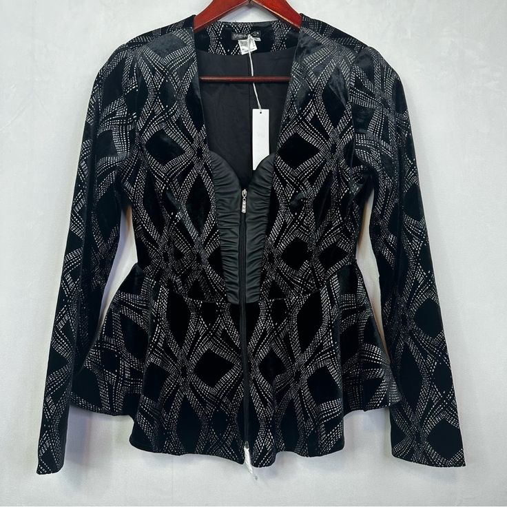 Condition: Nwt New With Tags No Holes, Stains Or Rips. Shoulder Pads And Zipper Closure For Jacket Us Size: 4 (See Measurements Below) Color: Black And Silver Material: Shell- 95% Polyester, 5% Elastane. Lining- 93% Polyester, 7% Elastane Measurements (Approximately) Laying Flat Armpit To Armpit: 18.5“ Hips: 13.5” Length: 25.5“ #B53 Em 2 Gb July Fitted Silver Blazer For Evening, Fitted Silver Long Sleeve Outerwear, Glamorous Fitted Outerwear For Night Out, Glamorous Fitted Silver Outerwear, Silver Long Sleeve Blazer For Night Out, Silver Blazer For Night Out In Fall, Silver Long Sleeve Outerwear For Night Out, Silver Long Sleeve Outerwear For Evening, Chic Fitted Silver Blazer