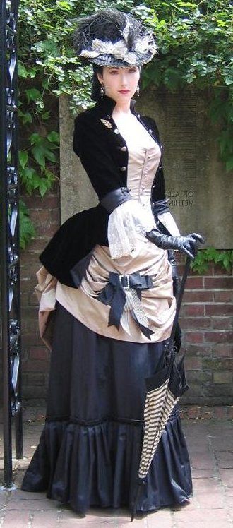 A goal to reach for my steampunk character: Cera Bennett-Copperfield when she's about town or spying on the elite. Steampunk Dresses Victorian, Victorian Dress Bustle, Victorian Lady Costume Diy, Women Steampunk Outfit, Victorian Ladies Fashion, Bustle Dress Victorian, Victorian Costume Women, Neo Victorian Fashion, 1800s Dresses Victorian