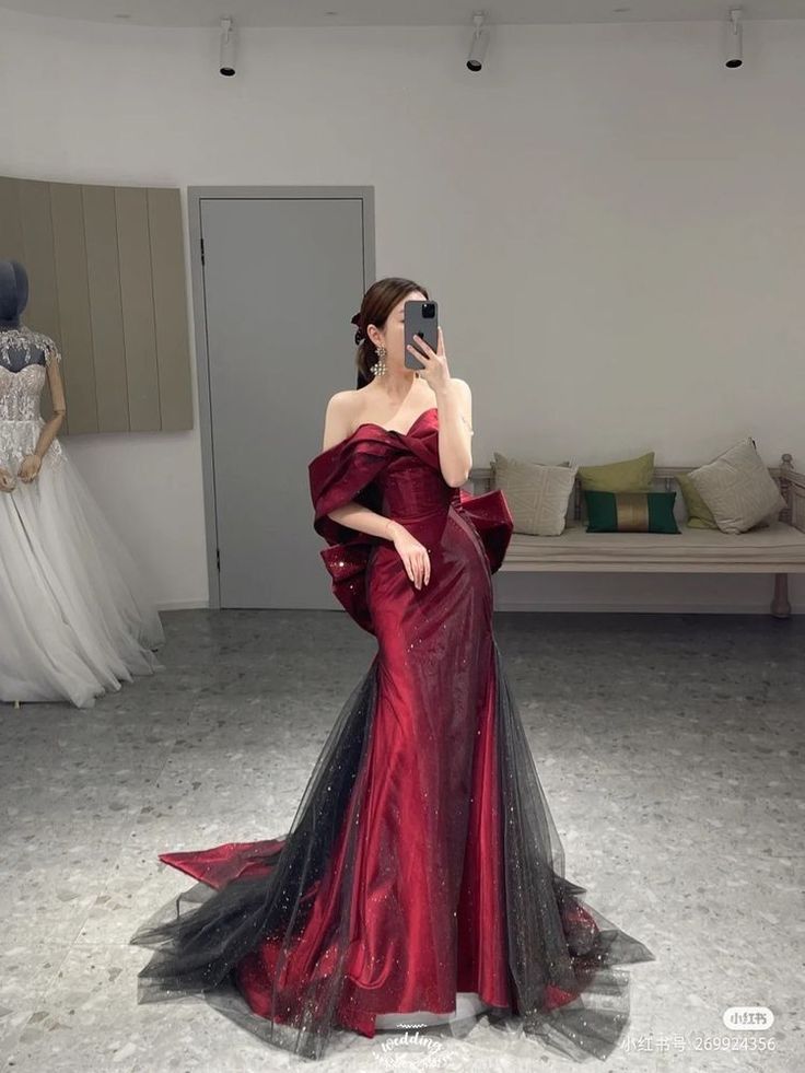 Red Aesthetic Prom Dress, Red Whimsical Dress, Gorgeous Dresses Prom, Prom Dresses Unique Classy, Formal Ball Gowns Elegant, Expensive Dress Aesthetic, Pretty Prom Dresses Red, Fairytale Prom Dresses, Prom Dresses Extravagant