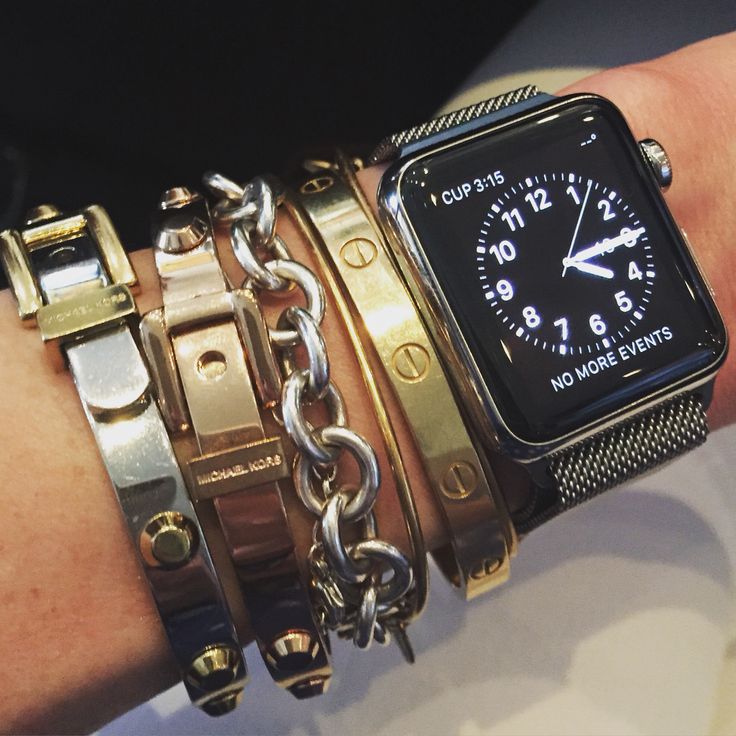 How to style an Apple watch - stack with Cartier, Alex + Ani, Tiffany & Co. and Michael Kors bracelets - arm party! Apple Watch Cartier Bracelet, Bracelet Stack With Apple Watch, Apple Watch With Bracelets, Apple Watch Stack, Watch Stacking, Watch Stack, Arm Party Bracelets, Apple Watch Bracelet, Watch Bracelets