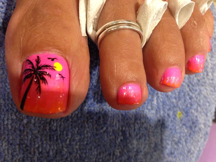 sunsets and palmtree Sunset Toe Nails, Sunset Pedicure, Beach Vacation Pedicure Ideas, Summer Pedicure Designs Toenails Beach Nails, Pretty Toenails, Beach Toe Nails, Summer Manicures, Nails And Toes, Tropical Nail Designs