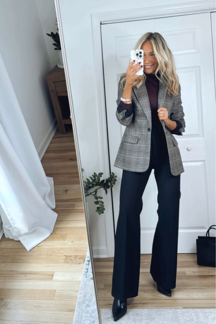 Plaid One Button Blazer curated on LTK Grey Checkered Blazer Outfit, Cropped Blazer Work Outfit, Plaid Blazer Outfit Women Work, Checkered Blazer Outfits For Women, Checkered Blazer Outfit Casual, Plaid Blazer Outfit Work, Grey Plaid Blazer Outfit, Brown Plaid Blazer Outfit, Plaid Blazer Outfits